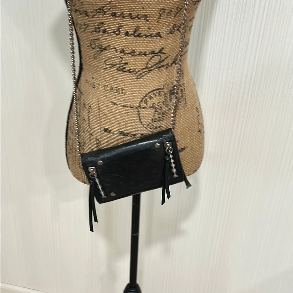 Botkier see black sleek